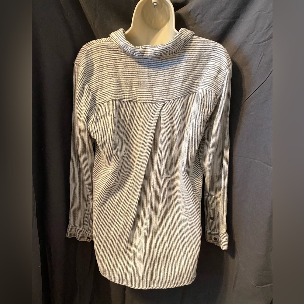 🎀Women’s V-neck collared blouse petite medium Sonoma - Picture 2 of 7